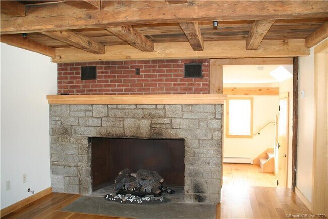 Foto del edificio - 569 Quaker Farms Rd