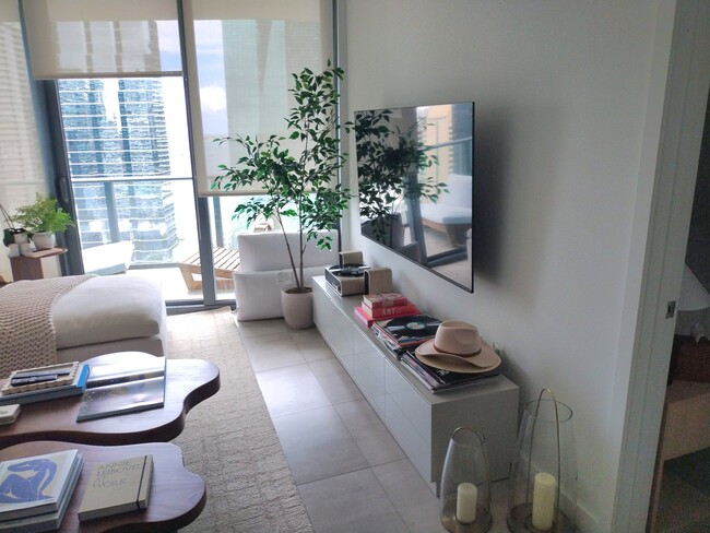 Building Photo - 1300 S Miami Ave