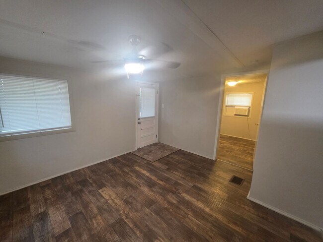 Foto del edificio - 7942 Lake Geneva Ln
