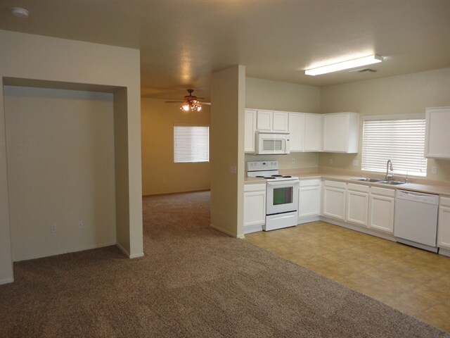 Building Photo - 10437 E Birchwood Avenue