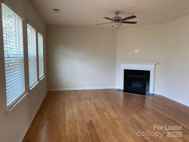 Building Photo - 14425 Green Birch Dr