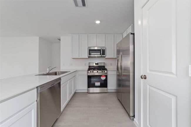 Building Photo - 26810 Prairie Smoke Ln