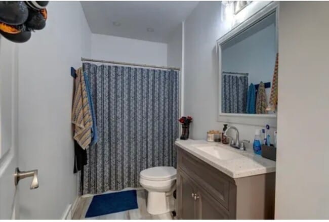 Bathroom - 212 E Howard St