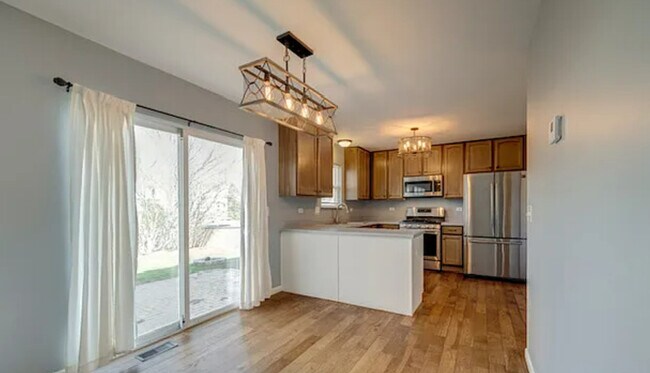 Foto del edificio - 1609 Lake Pointe Ct