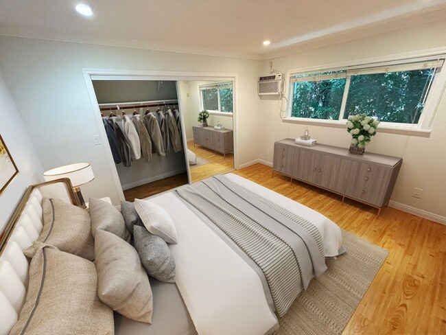 Interior Photo - 3982 Inglewood Boulevard