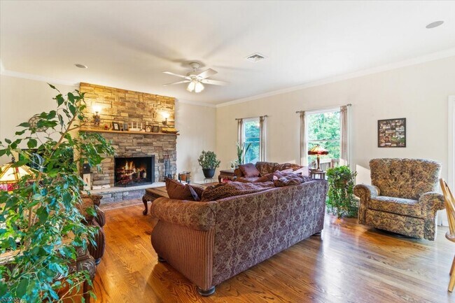 Foto del edificio - 8 Poppys Ct