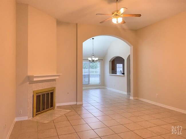 Building Photo - 15330 Kingfield Dr