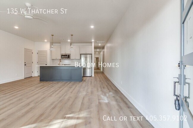 Foto del edificio - 135 W Thatcher St