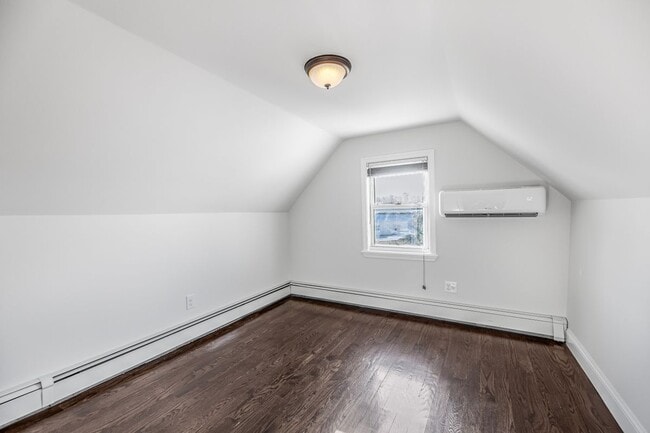 Building Photo - 1837 Wallace Ave