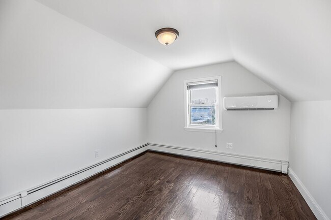 Foto del edificio - 1837 Wallace Ave