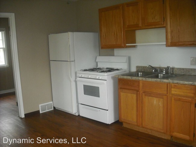 Building Photo - 403 S Wayland Ave