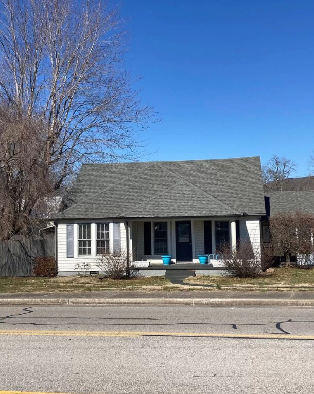 925 E Pine Ct, Hermiston, OR 97838 House for Rent in Hermiston, OR