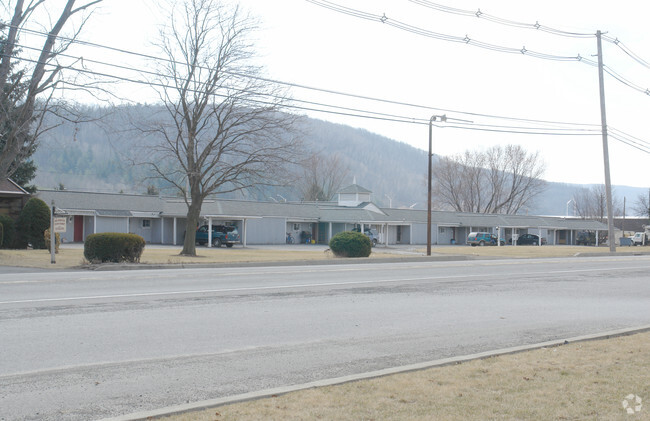 Building Photo - 1625 S Main St