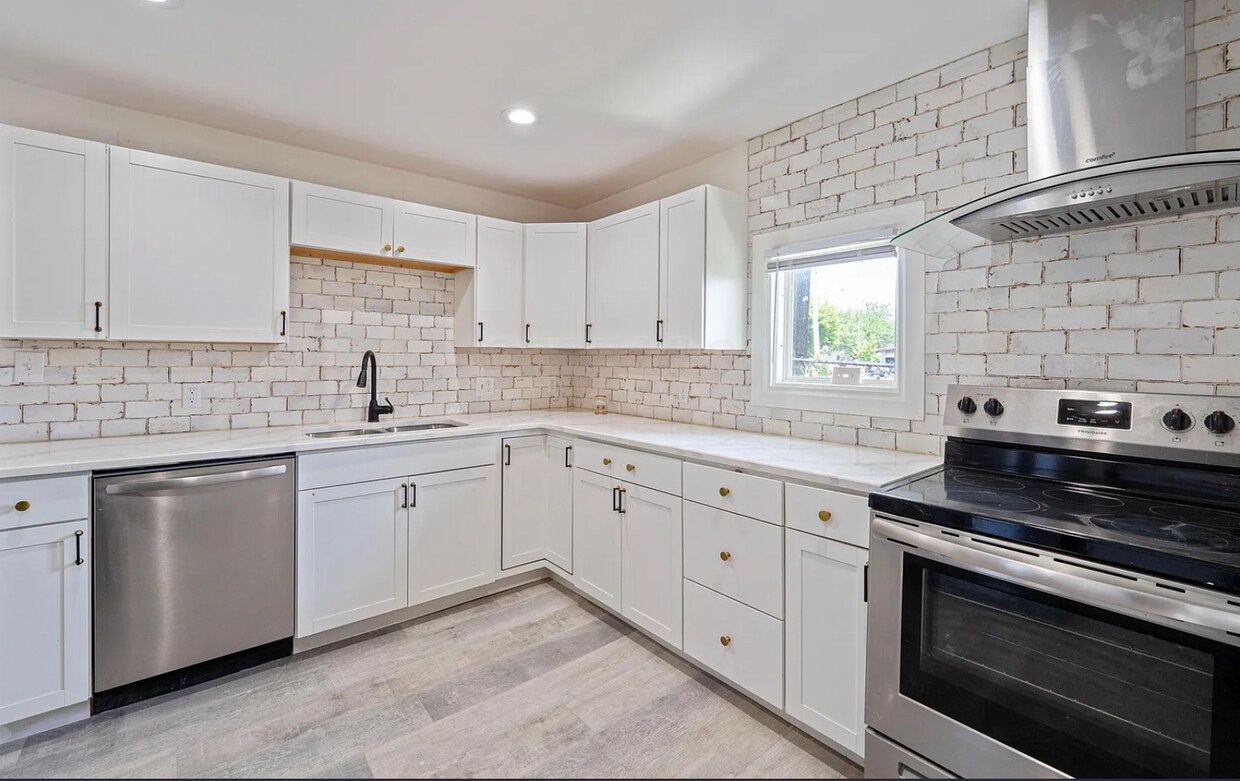 Foto principal - 28 S Wheatland Ave