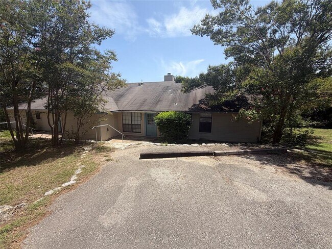 Foto del edificio - 11101 Oak Branch Dr