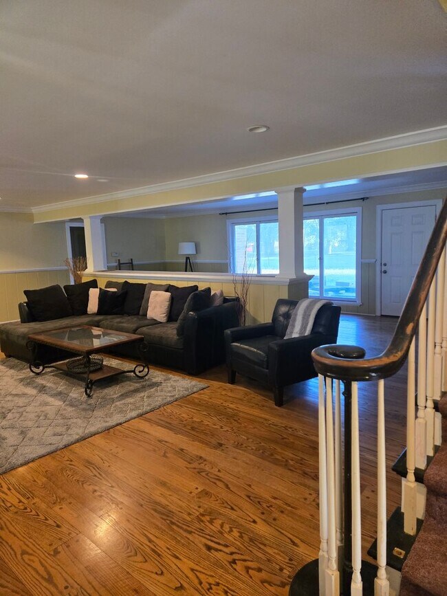 Foto del edificio - Premium Listing: Historic Estate + Acreage...
