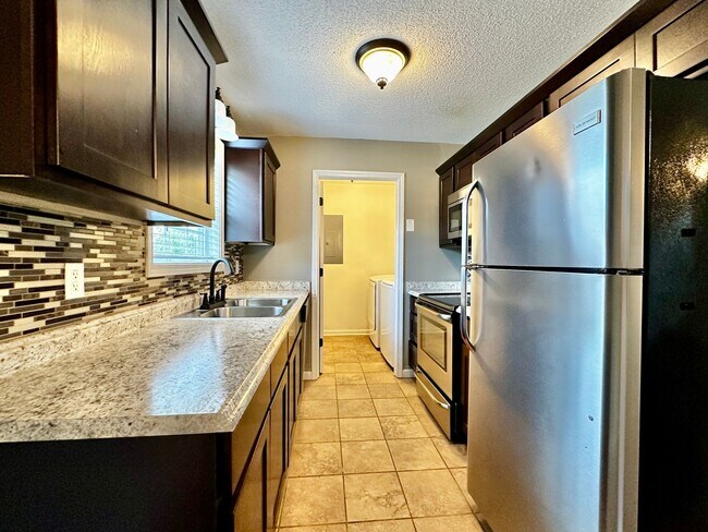 Foto del edificio - Quaint 3 bedroom home in Clarksville