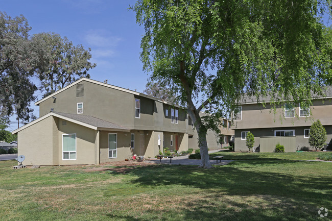 Building Photo - Amberwood Apartments