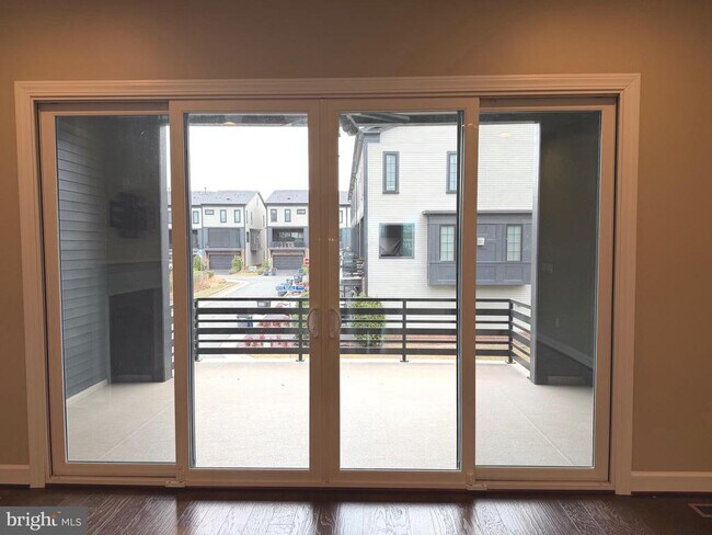 Foto del edificio - 20396 Roslindale Dr