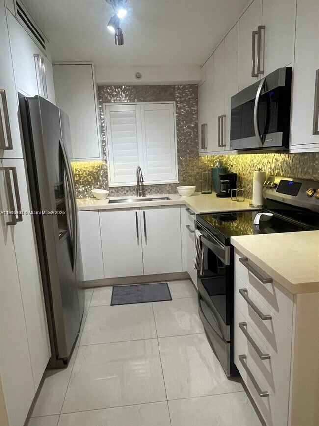 Foto del edificio - 1700 NW N River Dr