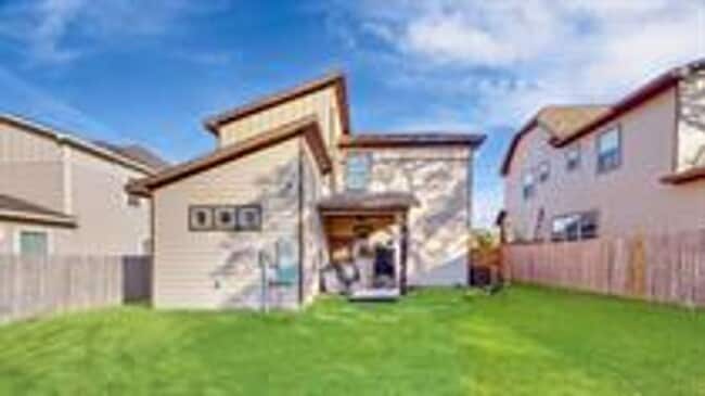 Building Photo - 311 Fairway Dr