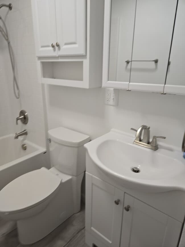 Building Photo - Levens St Duplex