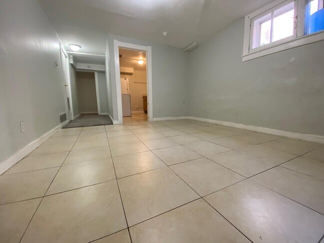 Foto del edificio - 1404 Stuart St
