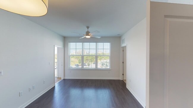 Interior Photo - Essex Luxe Apartments