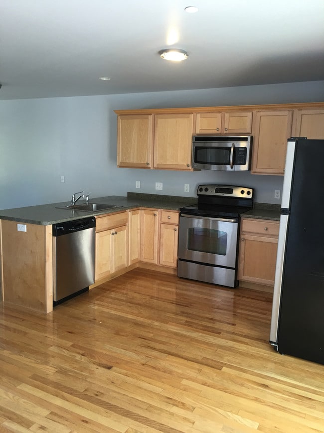 Stainless steel appliances - 14 Heron Cove Dr