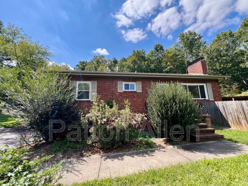 Foto principal - 11 Edgewood Rd S