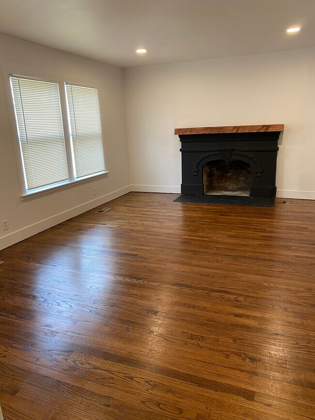 Foto del edificio - 1627 S Indianapolis Ave