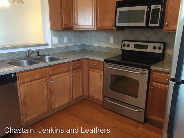 Building Photo - 2 br, 2.5 bath House - 417 Whitehall Road