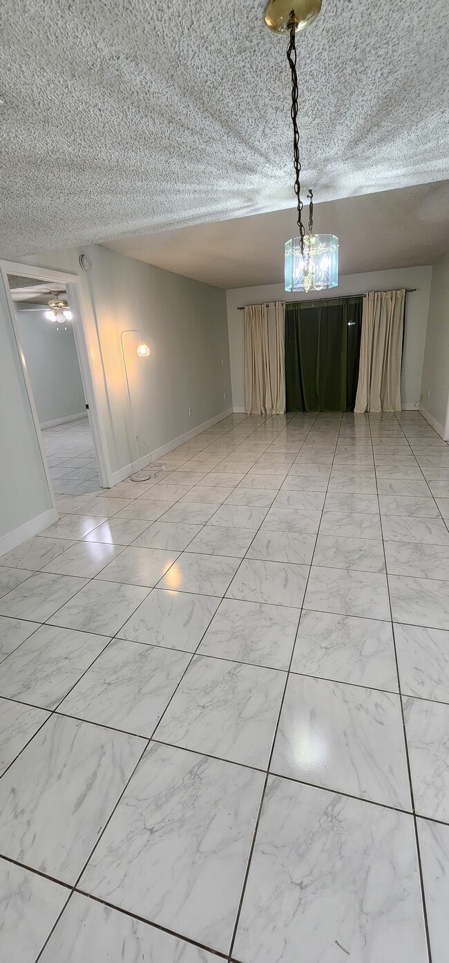 Foto del edificio - 8415 SW 107th Ave