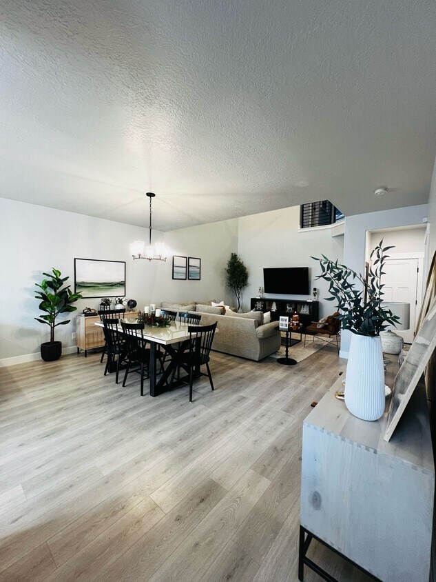 Primary Photo - 1833 N 3870 W
