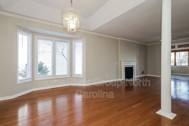 Building Photo - 1936 Castle Pines Dr