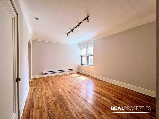 Building Photo - 0 bedroom in CHICAGO IL 60647