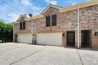 Building Photo - 10405 Shadow Oaks Dr