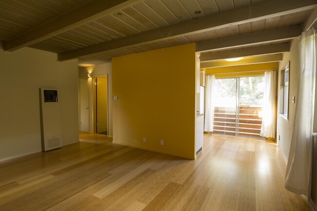 Building Photo - 3442 Santa Clara Ave