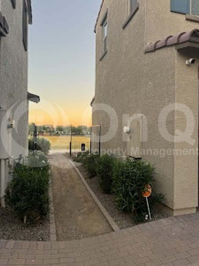 Foto del edificio - 4806 S Ferric