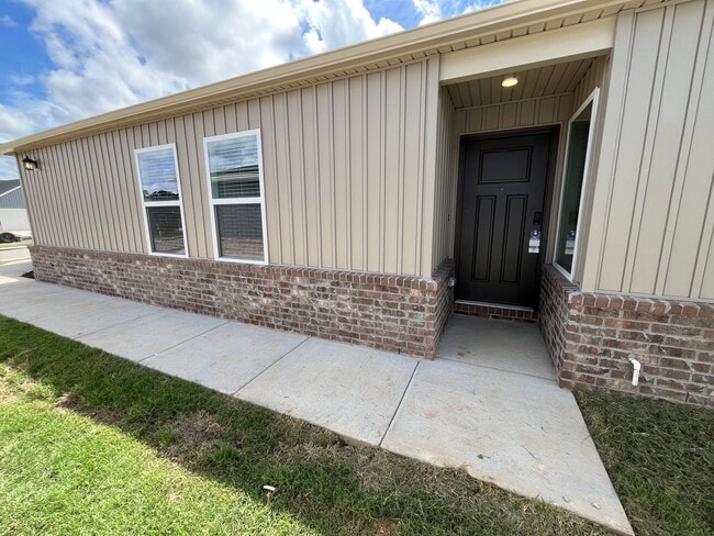 Building Photo - *NO RENT until 2026! BRAND NEW FOUR Bedroom Duplex in Bentonville