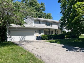 Building Photo - 1504 Meadow Lake Terrace