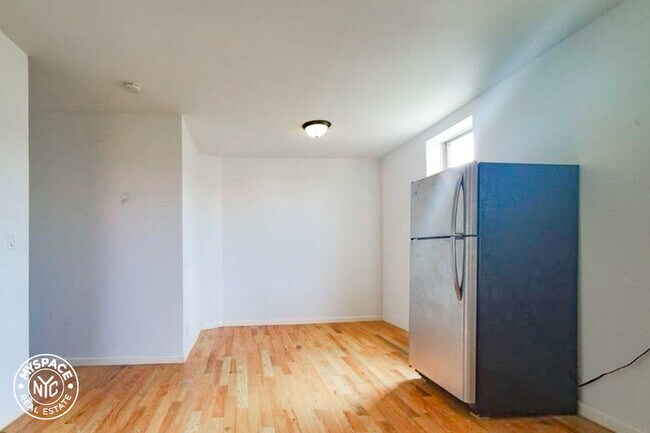 Building Photo - 1456 Jefferson Ave