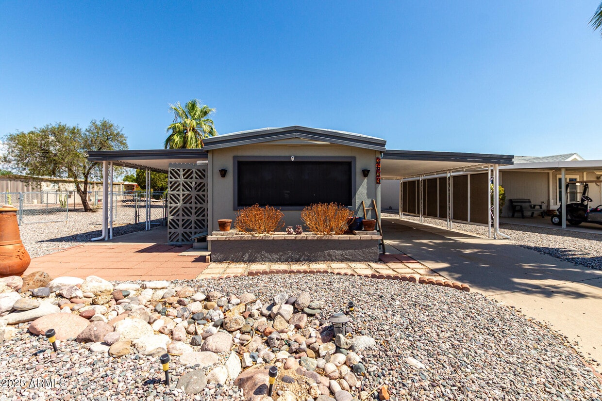 Primary Photo - 3609 N Montana Ave