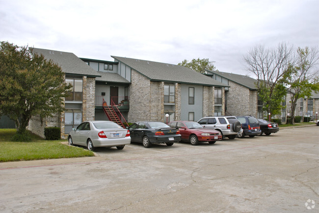 Building Photo - Creekview Village Apartment