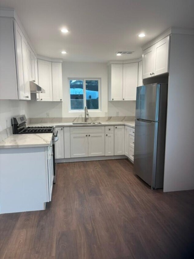 Photo - 14215 Hubbard St (Los Angeles, CA)