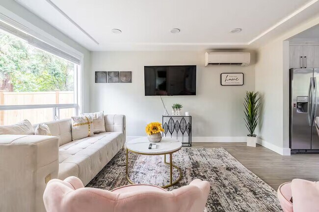 Foto del edificio - 2 bedroom and 2.5 bathroom house in Tukwila