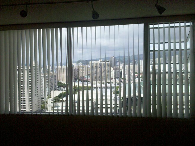 Foto del edificio - 400 Hobron Ln
