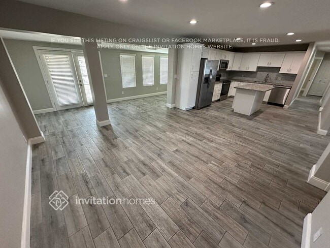 Building Photo - 7801 E Loma Land Dr