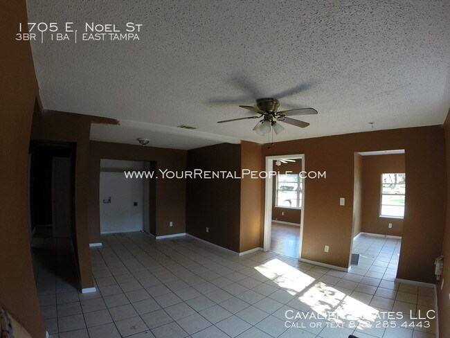 Building Photo - Bungalow Single Family Home 3 bedroom