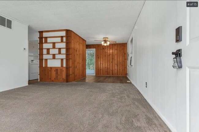 Foto del edificio - 1644 Eastbrook Dr S